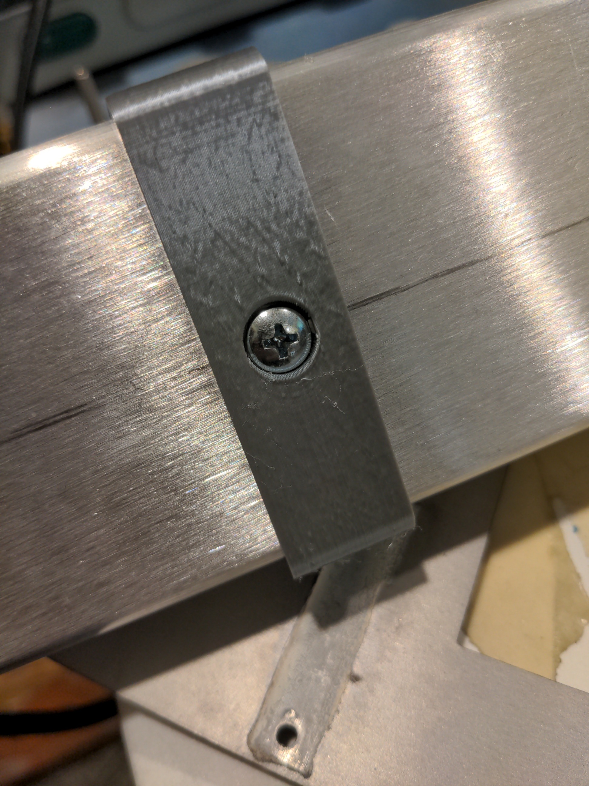 Custom 3D printed mounting bracket for the OptimalUV bar