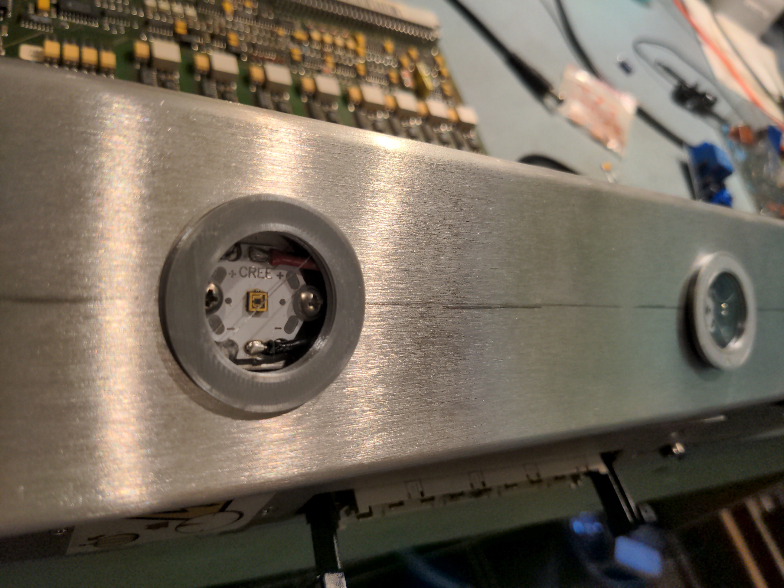 Cree UVC LED mounted in aluminum extrusion bar